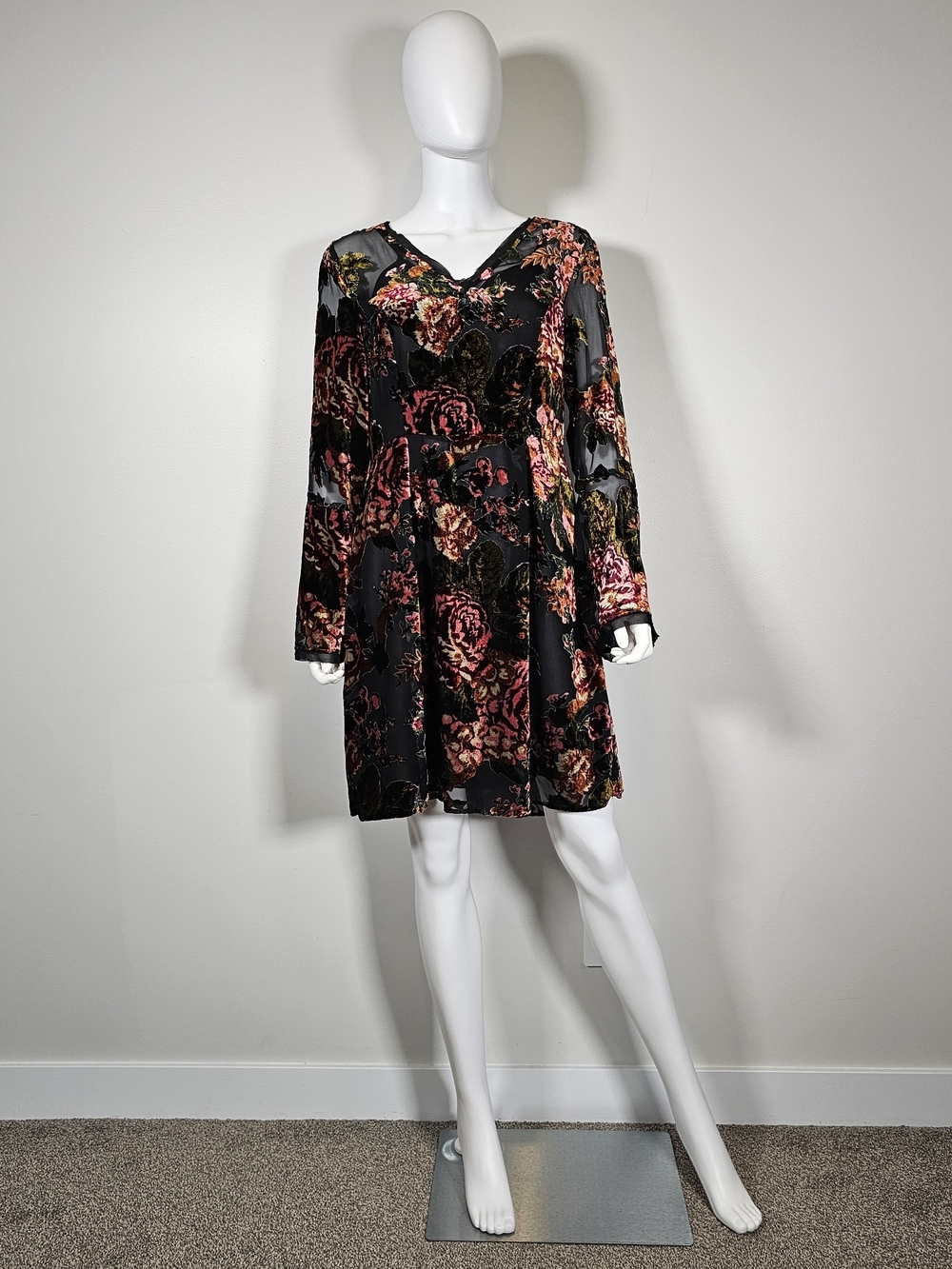 Kut from the Kloth Black Velvet Floral V-Neck Long-Sleeve Dress Sz 8